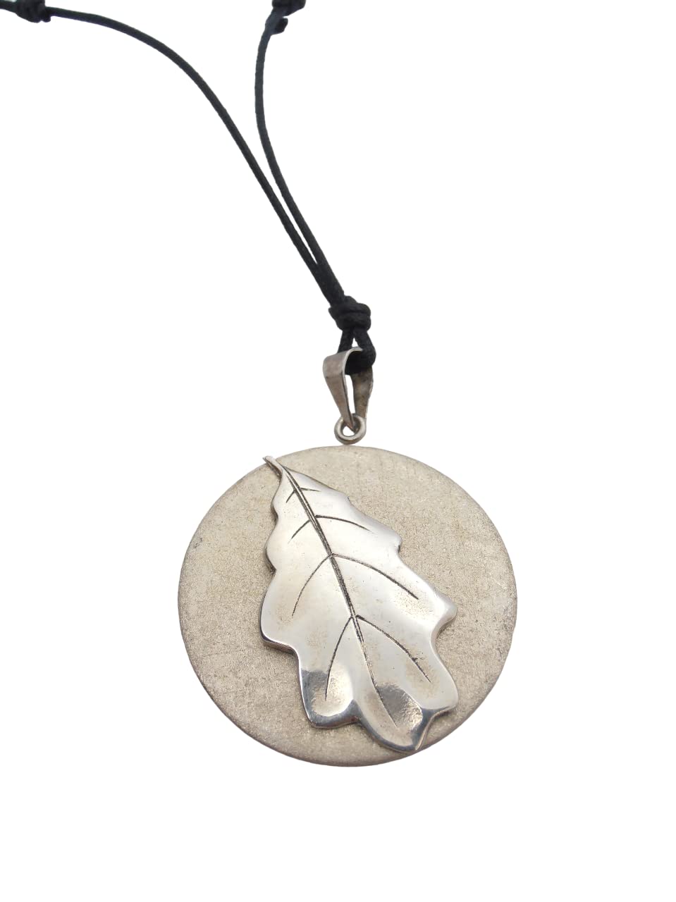 Pendentif chêne argent 925 pour sublimer votre style bohème au quotidien et en soirée