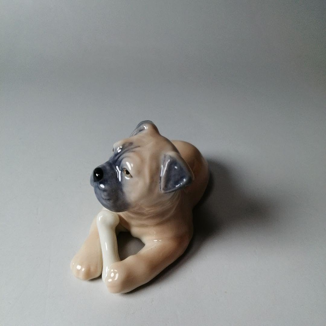 ロイヤルコペンハーゲン　ボクサーフィギュリン犬　 12体のシリーズの１体で廃番品 ロイヤルコペンハーゲン ボクサーフィギュリン犬 12体のシリーズ