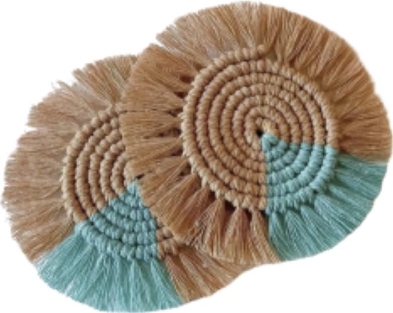 Dessous de verre en macramé artisanal au tissage d'une grande finesse