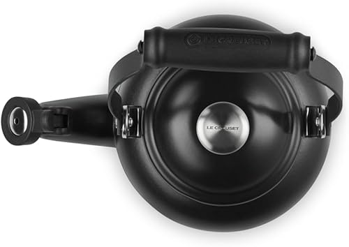 Miniatura 4 de Le Creuset Hervidor de té Demi esmaltado en acero con acabados metálicos, 1.25 cuartos de galón., regaliz