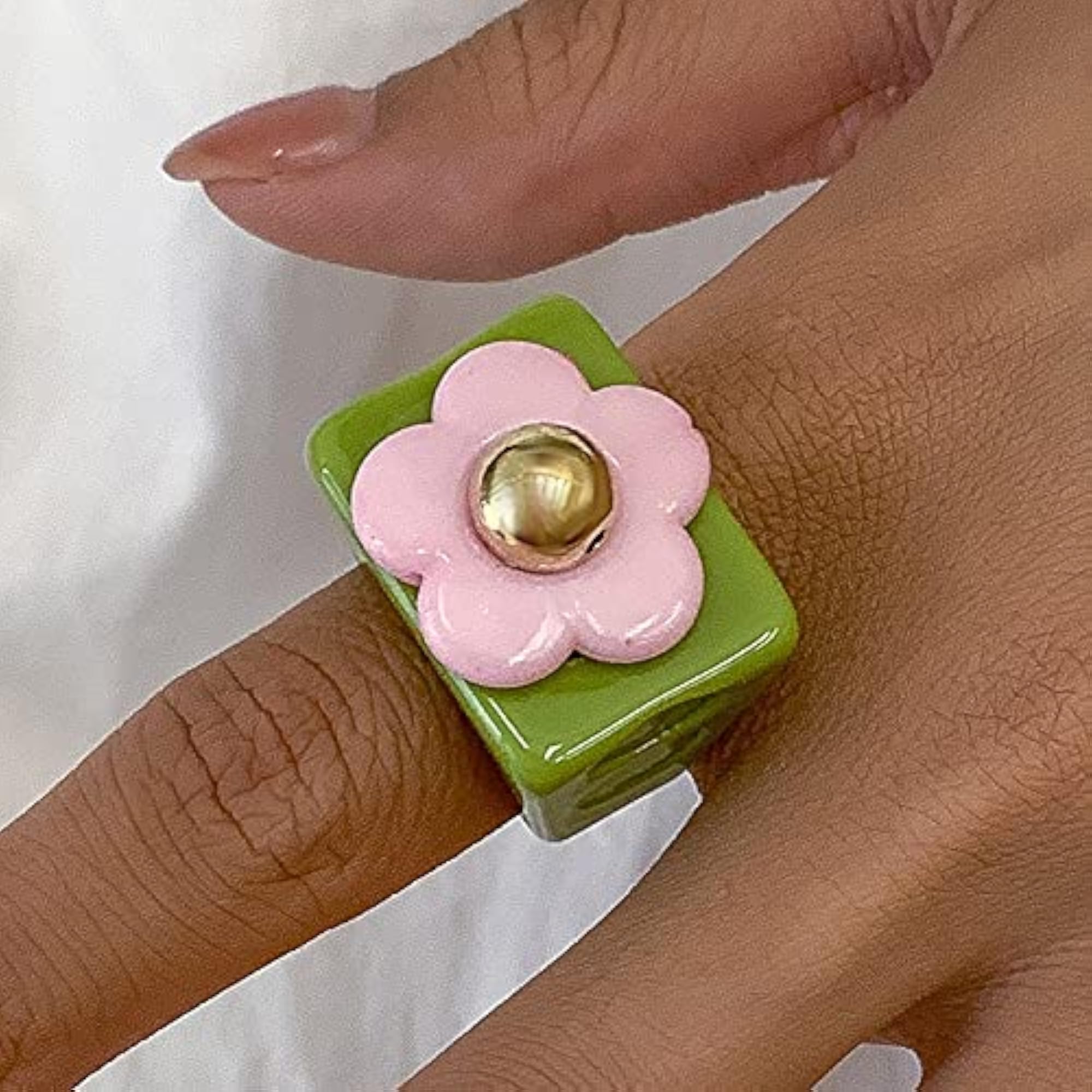 Women's Chunky Flower Elegant Fashion Ring, Lightweight