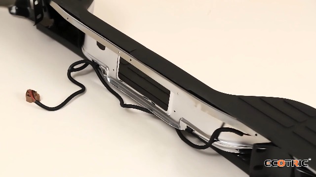 Chrome Rear Bumper With Side Pads For 1999-2006 Chevy Silverado / GMC Sierra 1500 3 thumbnail image