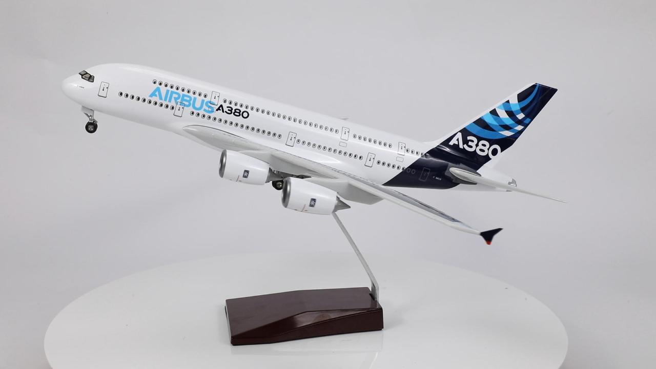 Airbus A380 モデル 1/200 Amazon.com: QIYUMOKE 1/200 Scale A380 Prototype Models Airplane