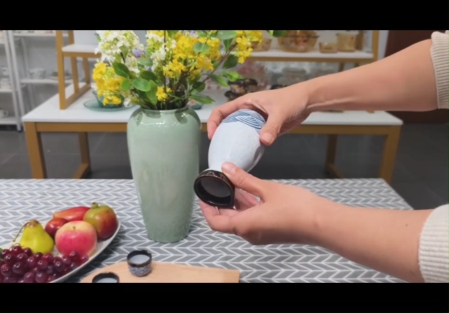 Amazon.com | KeQiu Porcelain Japanese Sake Set, Ceramic Bottle and