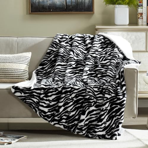 DREAMNINE Tierprint Kaninchenpelz-Imitat Decke, 130 x 150 cm, Zebra – Ansicht 2