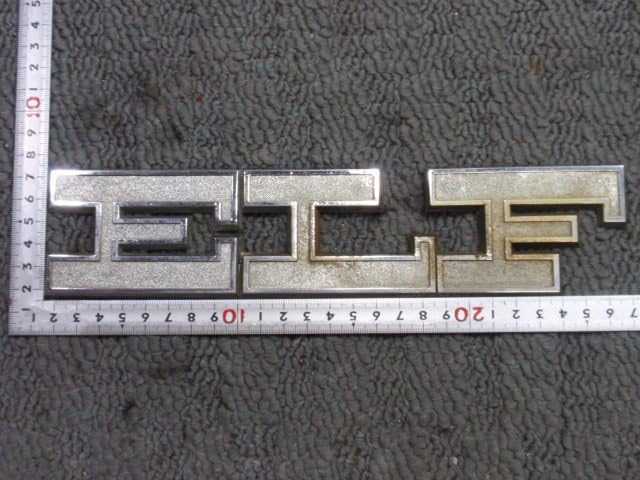 ISUZU エンブレム クローム/ブルー 中古、配線付き ISUZU エンブレム