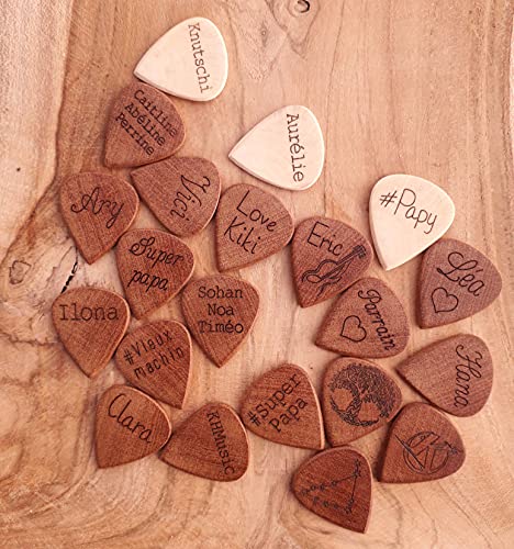Médiator guitare en bois personnalisé avec texte et motif gravé, en bois massif d’acajou - Les Beatles, Paul McCartney, John Lennon, RIngo Starr, George Harrison Médiator guitare en bois personnalisé avec texte et motif gravé, en bois massif d'acajou – Image 7