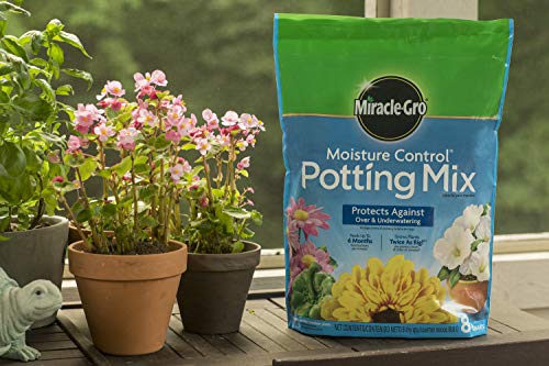 Miracle-Gro VB300519 Moisture Control Potting Mix 8 Qt. thumb #4