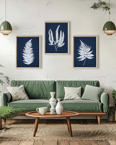 Feuilles blanches sur fond bleu : le triptyque idéal pour habiller un mur