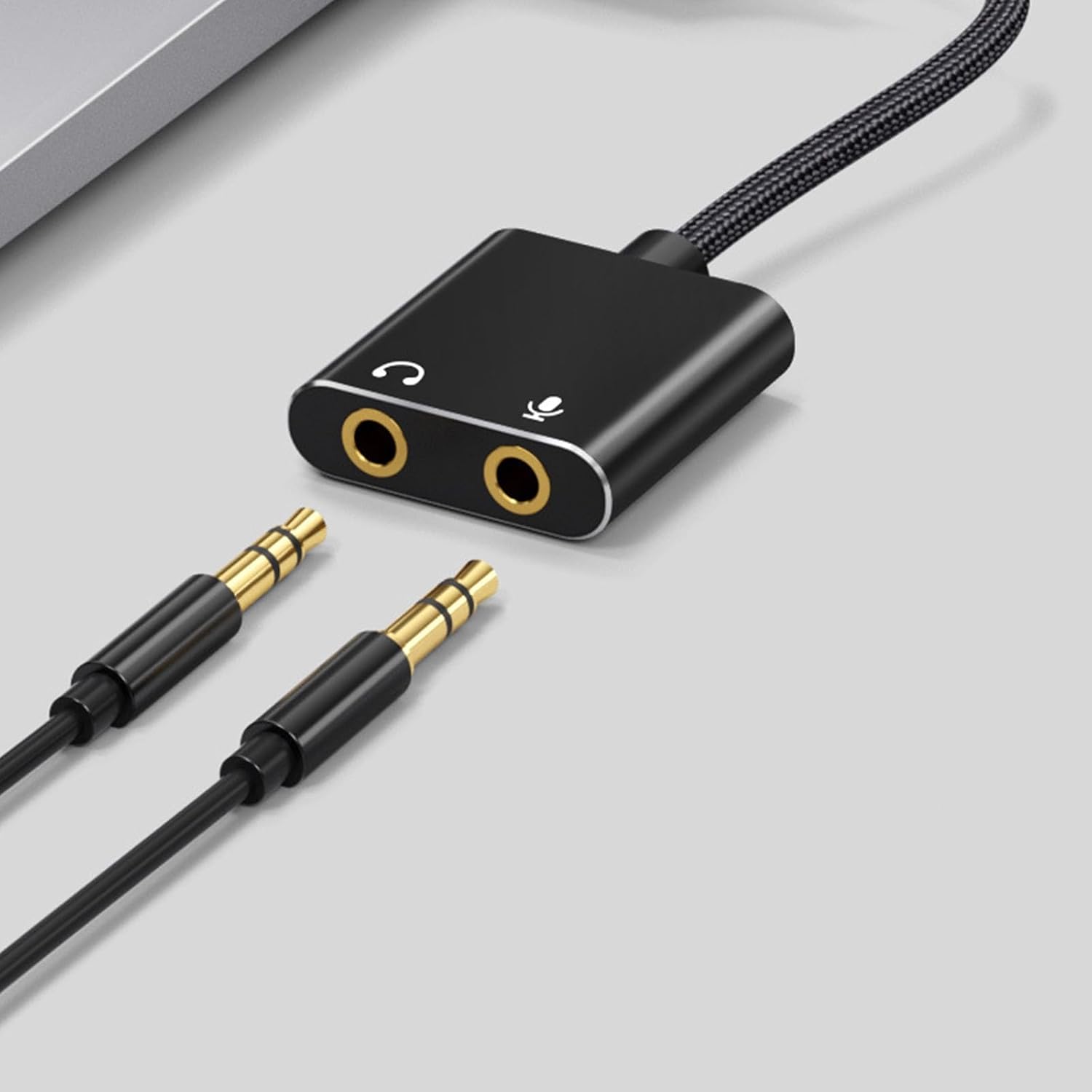 Plugs and Play USB to 3.5mm Adapter USB External Stereo Sound Card for Professional Microphone and Headphone Use External Adapter