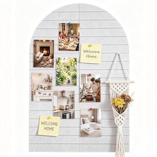 Tableau en feutre pour photos et notes dans un bureau design
