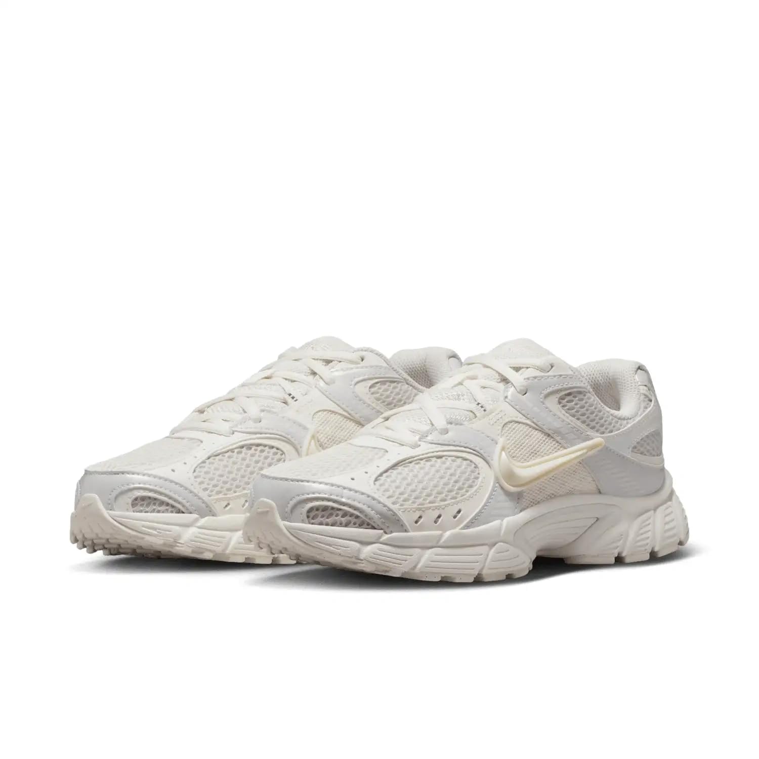 Nike Women's V5 RNR Shoes, Phantom/Phantom/Sail/MTLC Summ, 5.5
