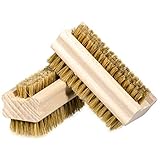 Der Körper der Reinigungsbürste ist aus naturbelassenem Holz gefertigt und verfügt außerdem über eine praktische Griffleiste. Dadurch und durch die handlichen Gesamtmaße von ca. 9,5 x 4,5 x 4,0 cm liegt die Gärtnerbürste besonders gut in der Hand