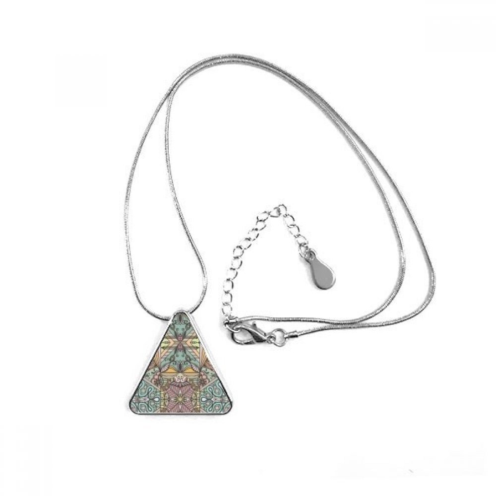 Collier avec chaîne et pendentif triangle style rococo pour homme