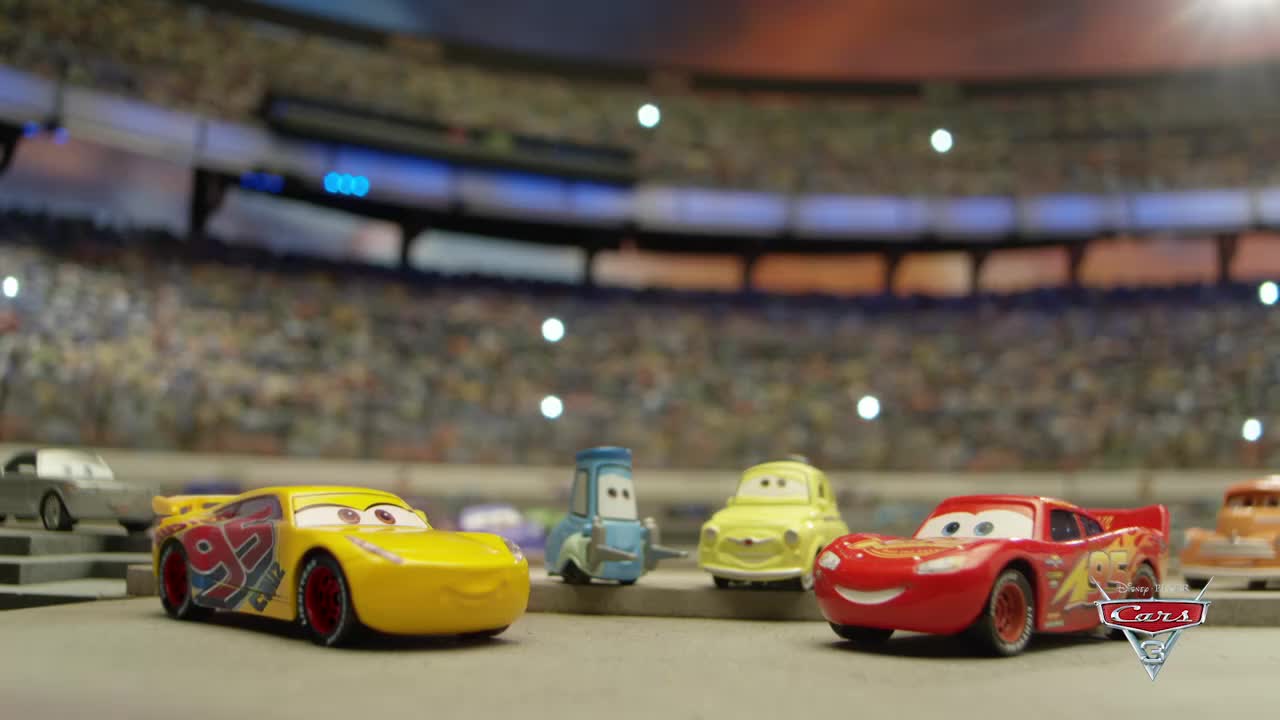 Mattel Disney Cars DXV70 - Disney Cars 3 Die-Cast Dirt Track Fabulous Hudson Hornet – Bild 8