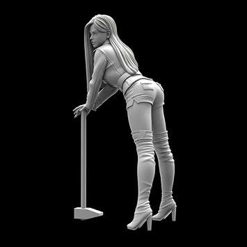 1/12 Modern Woman Warrior Stand With Hammer Resin Figure Model Kit Unassembled Unpainted