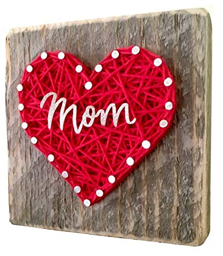Product Image of the I love you Mom sign. Heart gift sign and keepsake for Christmas and Hanukkah. Unique gift for Mom from the kids. #1 Mom