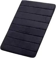 Tapete Antiderrapante Soft – Macio, Absorvente, Lavável e de Secagem Rápida para Conforto e Segurança (Preto)