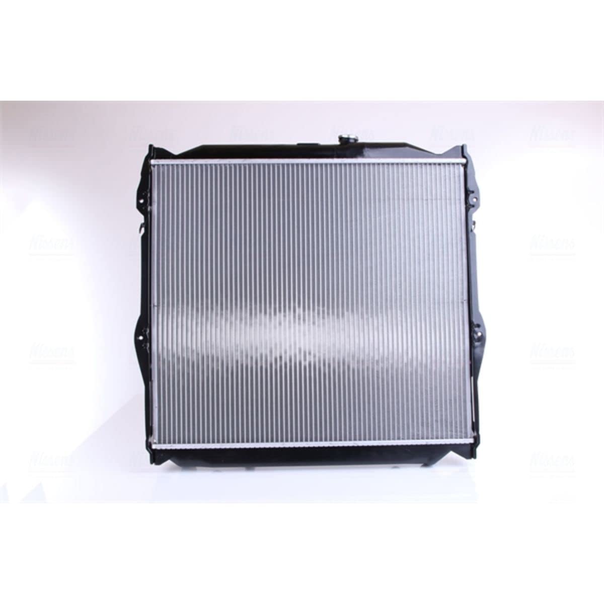 NISSENS Radiatore, Raffreddamento motore 64636A | Compatibile con: TOYOTA LAND CRUISER 90