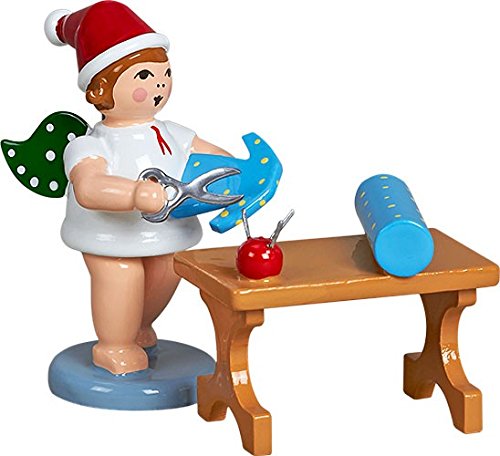 La figura angelo di angelo con i carrelli senza altezza della
