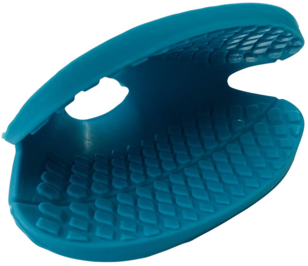 Trudeau Pinza de silicona para cocina resistente al calor. Multiusos 3 en 1: agarra platos o bandejas calientes, para usar como embudo, y para abrir botellas duras. Asa o agarradera de silicona
