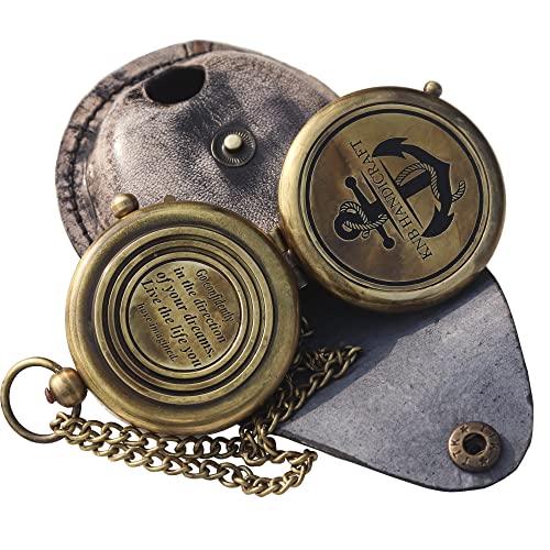 Brújula grabada de latón con cadena y funda de cuero miniatura 4
