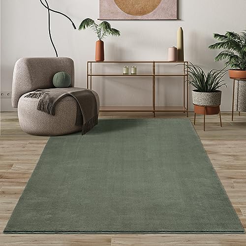 Mia's Teppiche Comfort, Alfombra Moderna de Pelo Corto y Suave, Antideslizante, Lavable hasta 30 Grados, súper Suave, Aspecto de Piel, Verde Oscuro, 80 x 150 cm