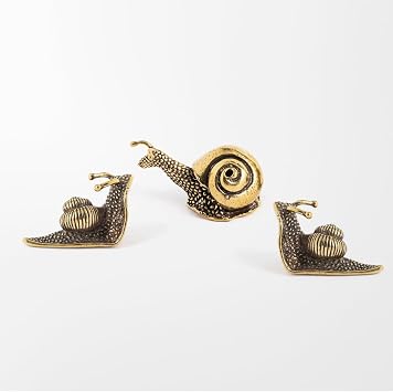 Small Mini Brass Snail Ornament Retro Landscape Animal Statue Figure Pond Lawn Garden Copper Sculpture Decoration DIY Crafts Home Decor Collection for Desktop, Flowerpot, etc 3 Pcs