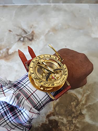 Montre-bracelet Steampunk en laiton poli doré avec boussole et cadran solaire, boussole nautique, cadeau de Noël Cover