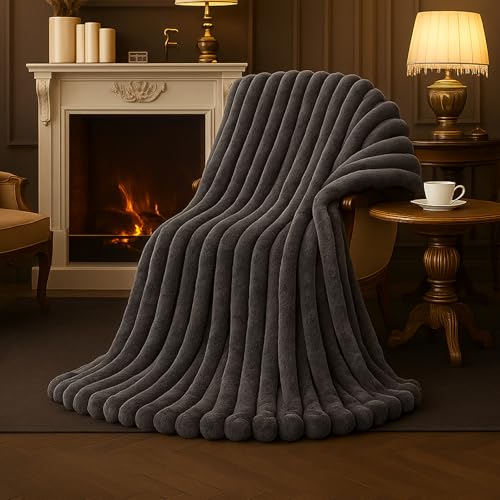Amélie Home Faux Fur Throw Blanket for Couch, Cozy Fuzzy
