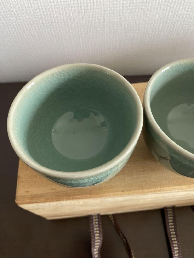 Amazon.co.jp: 鄭正黙（作）高麗青磁お猪口 2個セット（共箱あり 高台