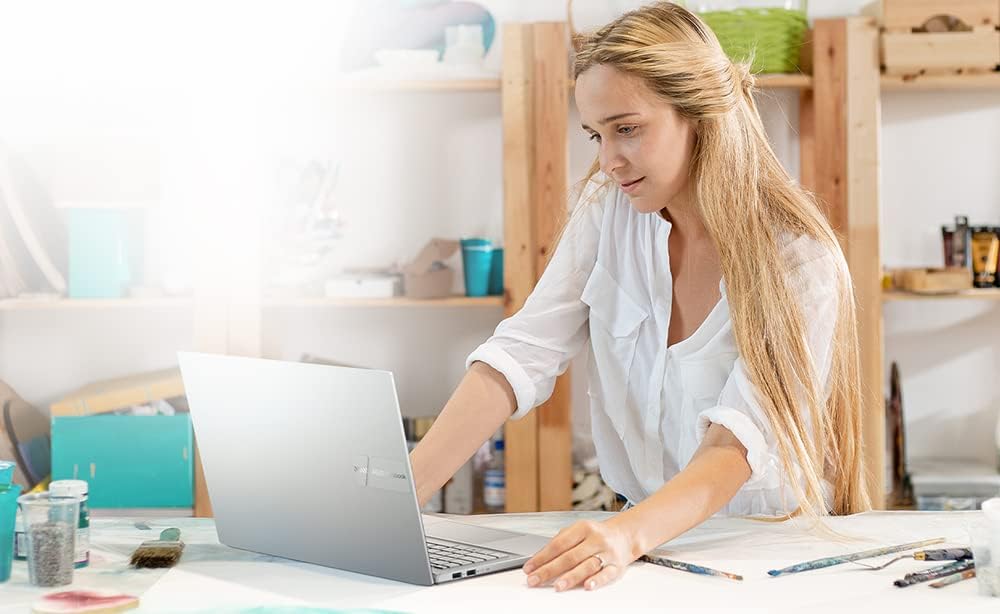 ASUS Vivobook Pro 15 M6500RC-HN058W, Notebook con Monitor 15,6 FHD Glossy, AMD Ryzen 7 6800H, RAM 16GB, 512GB SSD PCIE, NVIDIA GeForce RTX 3050 4GB GDDR6, Windows 11 Home, Argento