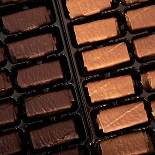 Gavottes - Crispy Milk And Dark Chocolate Covered Lace Crepes From France, Black Christmas Tin 84 Crepes 420G 14.8Oz Tin #TOP4