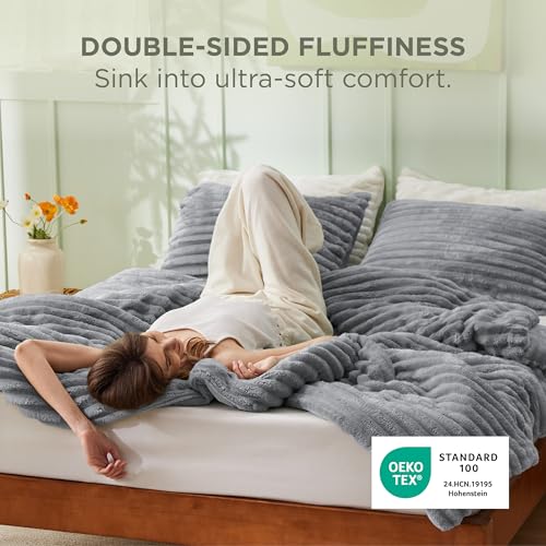 Image of Bedsure Full Fluffy Comforter Set - GentleSoft 3 Pieces Luxury Fleece Grey Bedding, Cozy Room Decor Aesthetic, 1 Full Bed Comforter (82 inchx86 inch) and 2 Pillowcases (20 inchx26 inch)