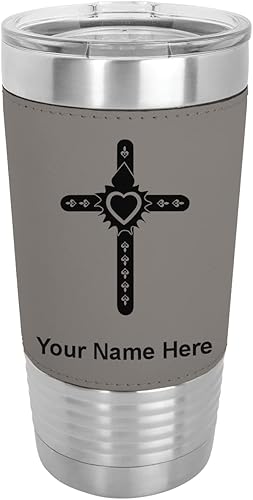 LaserGram Vaso aislado al vacío de 20 onzas cruz con corazón grabado personalizado incluido piel sintética gris