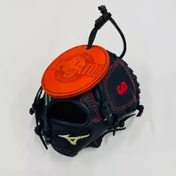 MIZUNO - 巨人 読売ジャイアンツ 亀井善行 引退記念 ミニチュアグラブ 新品 Amazon.co.jp: 読売ジャイアンツ 亀井善行引退記念品 ミニチュア