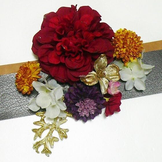 髪飾り 花 成人式 着物 ラメダリアrと花水木 菊 梅 他 赤 金 ピンク 紫 黄 白 振袖 結婚式 卒業式 袴 かんざし