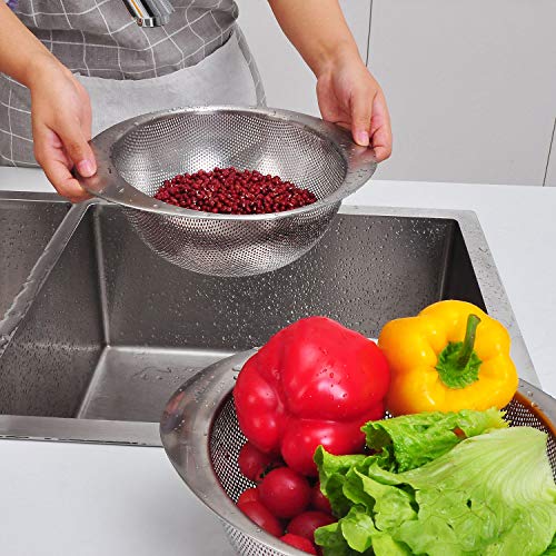 Kitchen Colander Set of 2, Stainless Steel Mesh Strainers Perforated Colander and Strainer with Heavy Duty Handles for Draining Pasta, Quinoa, Dishwasher Safe,3 Quart//Gift Box Included