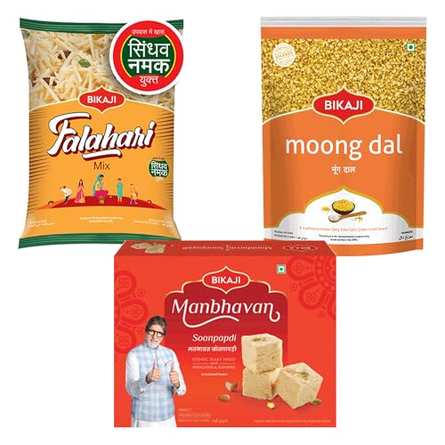 Bikaji Soan papdi manbhavan 500g & falhari mix 200g & moong dal 200g | Indian Sweet & Savory Snack Combo | 900g (31.74oz) Gift Pack