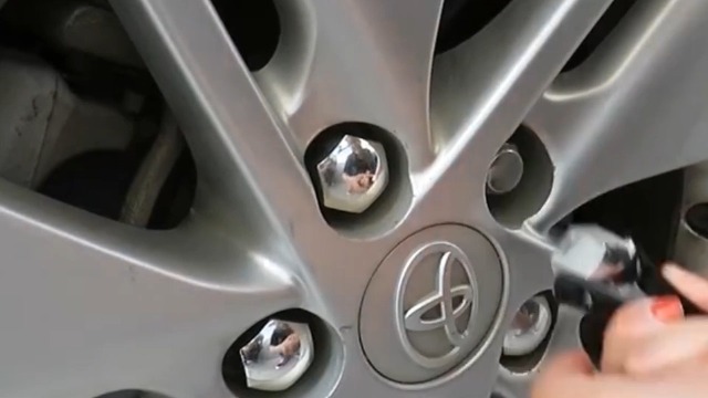 Kit Rimozione Copribulloni Cerchi - Strumento Per Tappi Dadi Ruota Auto - Foto 8