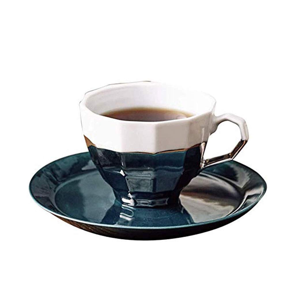 Tasse de café en céramique fait main et sa soucoupe au design épuré changeant de couleur