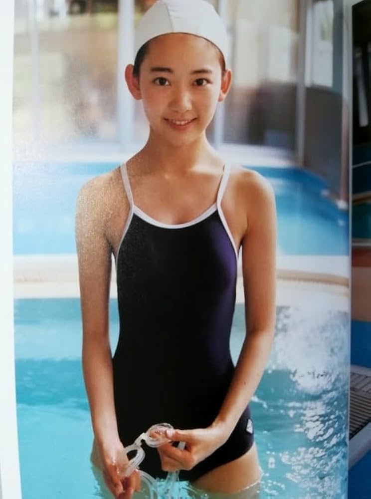 Amazon.co.jp: 宮脇咲良 写真集 さくら : ホーム＆キッチン