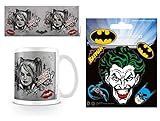 Eine tolle Geschenk-Idee 1art1 Batman, Arkham Knight, Harley Quinn Foto-Tasse Kaffeetasse (9x8 cm) Inklusive 1 Batman Poster-Sticker Tattoo Aufkleber (12x10 cm)
