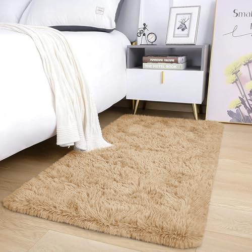 AMEHA Petits tapis shaggy pour chambre à coucher 50x80 cm Beige, Tapis de salon moelleux doux antidérapant Tapis de nursery qui ne perd pas ses poils