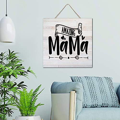 Plaque murale rustique en bois pour créer une ambiance cosy dans le salon
