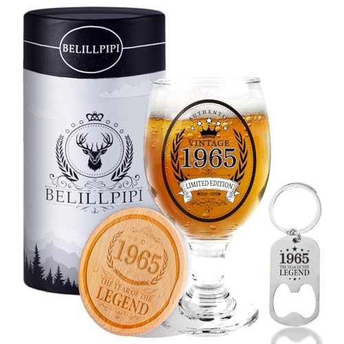 Belillpipi Geschenke für Männer zum 60, 1965 Bierglas Geburtstagsgeschenk für Mann und Frauen, Geschenke 60 Geburtstag Mann, Geschenkideen Für Männer, Bierglas mit Untersetzer, Flaschenöffner