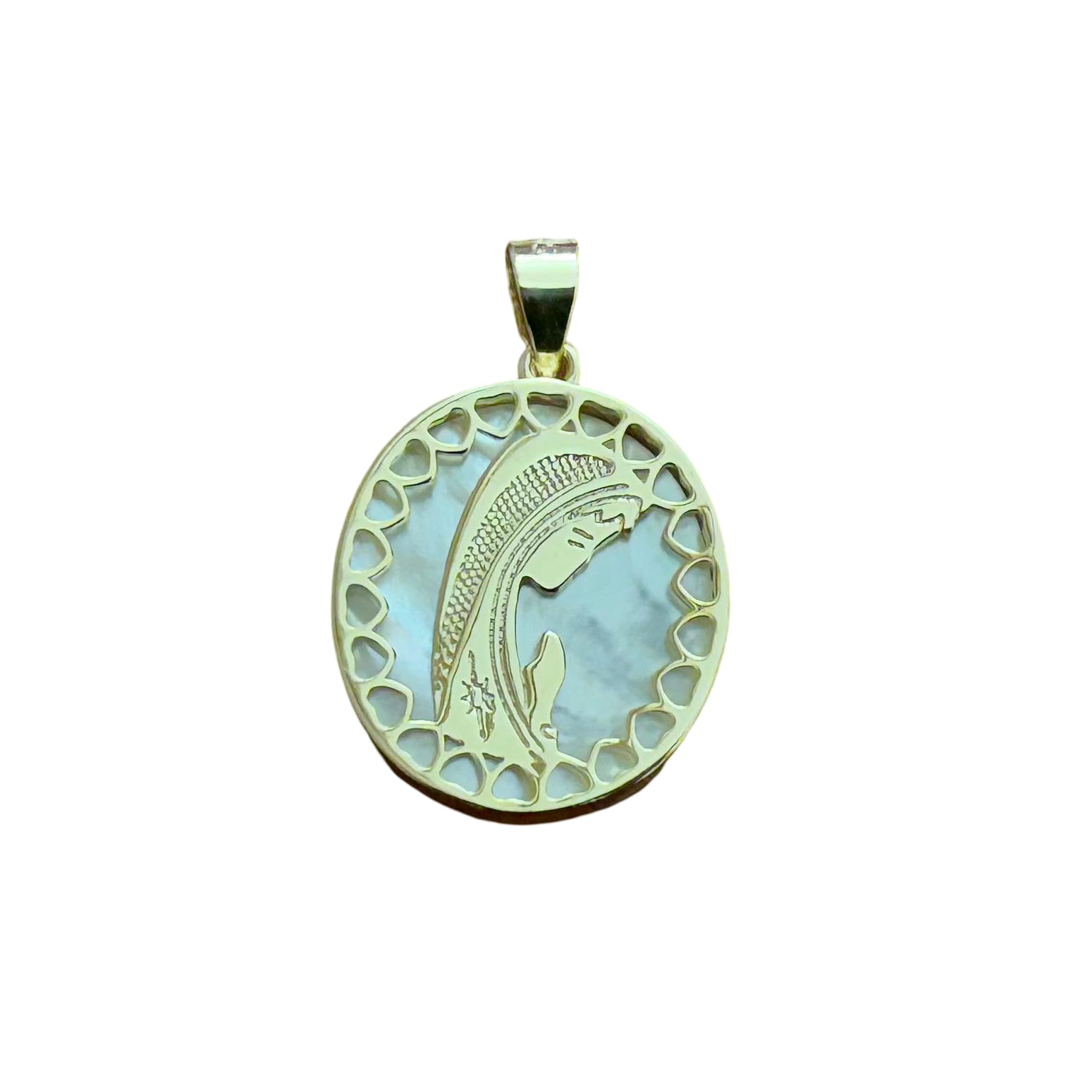 Medalla ovalada de la Virgen Niña en Plata dorada y Nácar