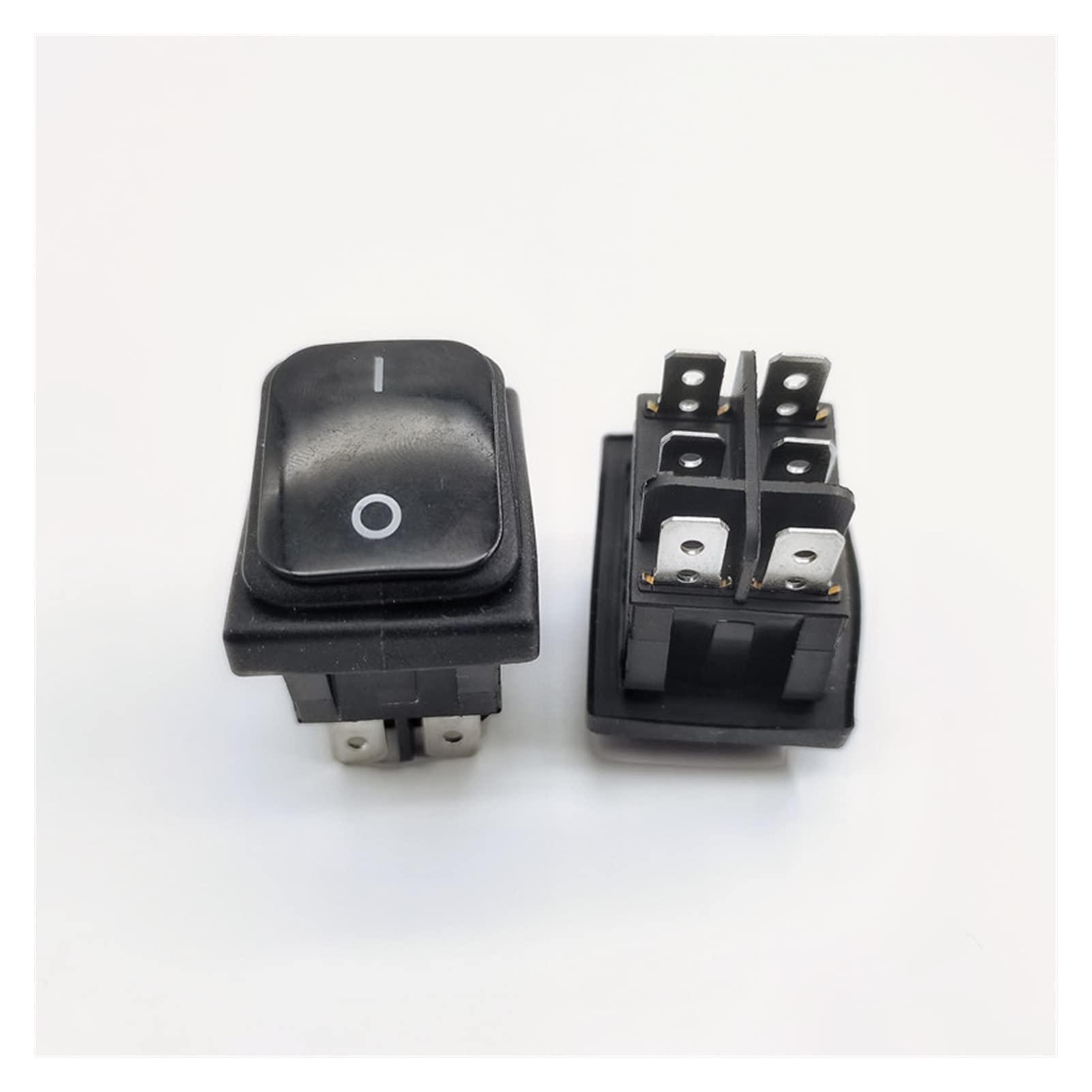 Interrupteur à bascule pour tableau de bord auto et bateau 12V IP67