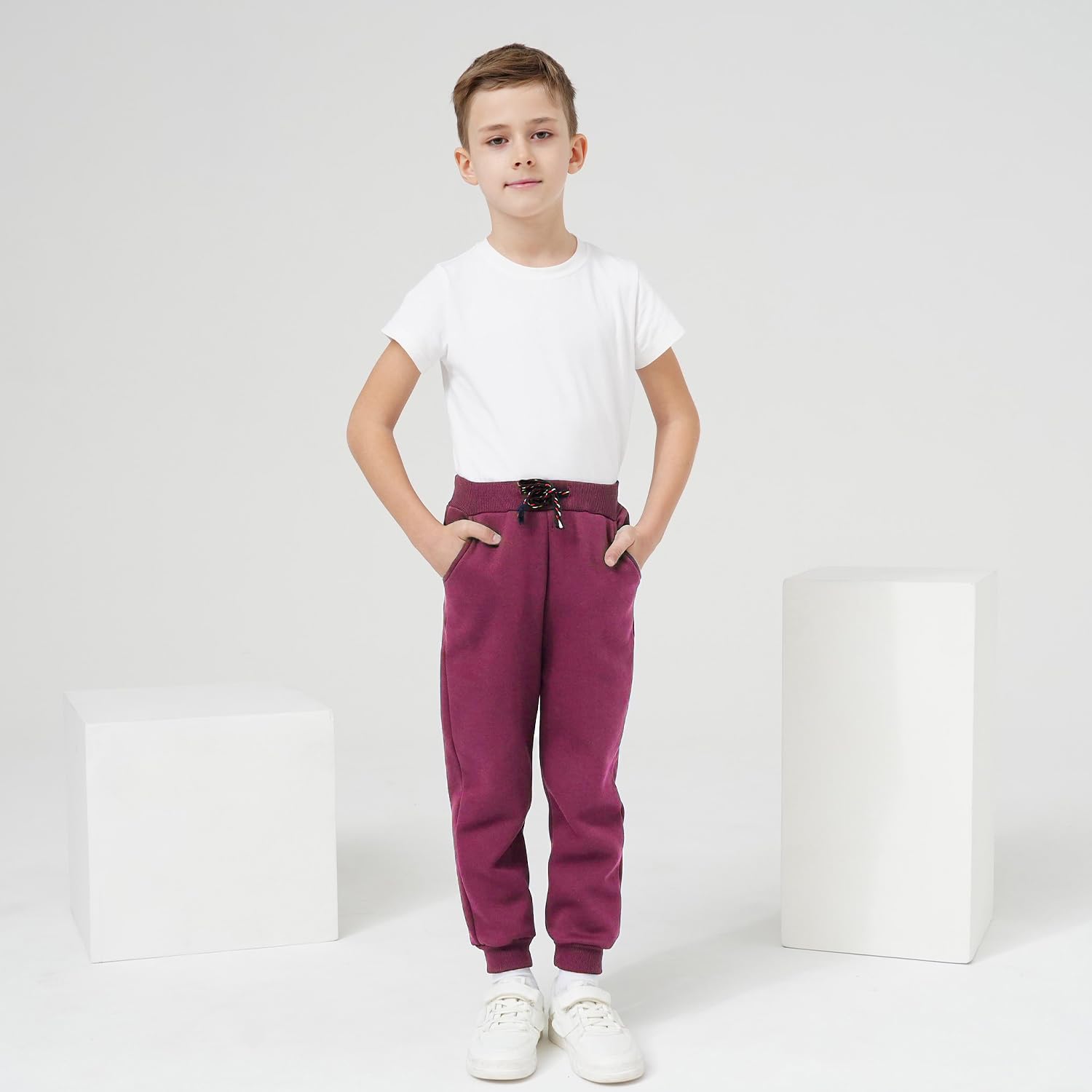 Funnymore Paquete de 3 pantalones deportivos de forro polar para niños y niñas con bolsillos y cordón de ajuste, 2 a 13 años