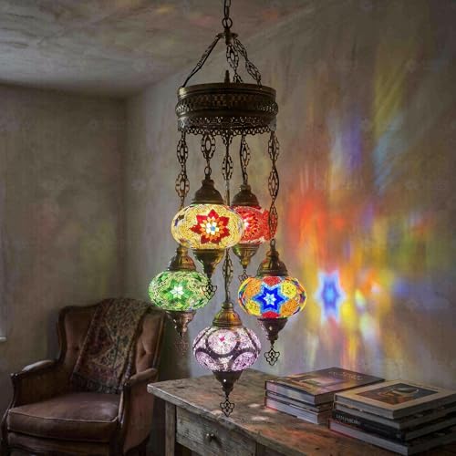Lustre multicolore en verre pour créer un cocon magique chez soi